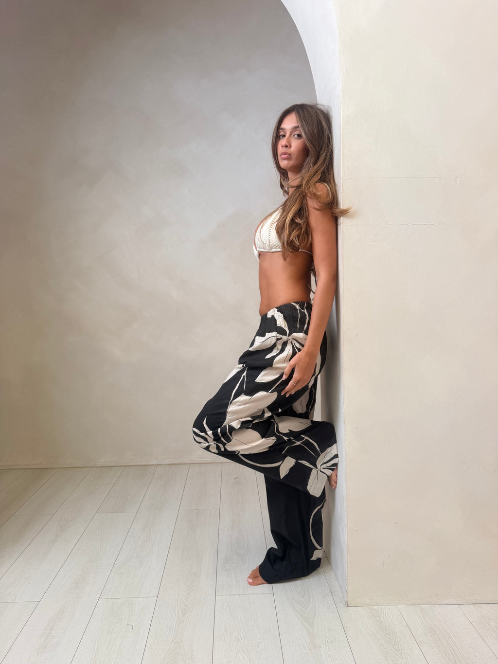 Raya Trousers - Dramatic Floral