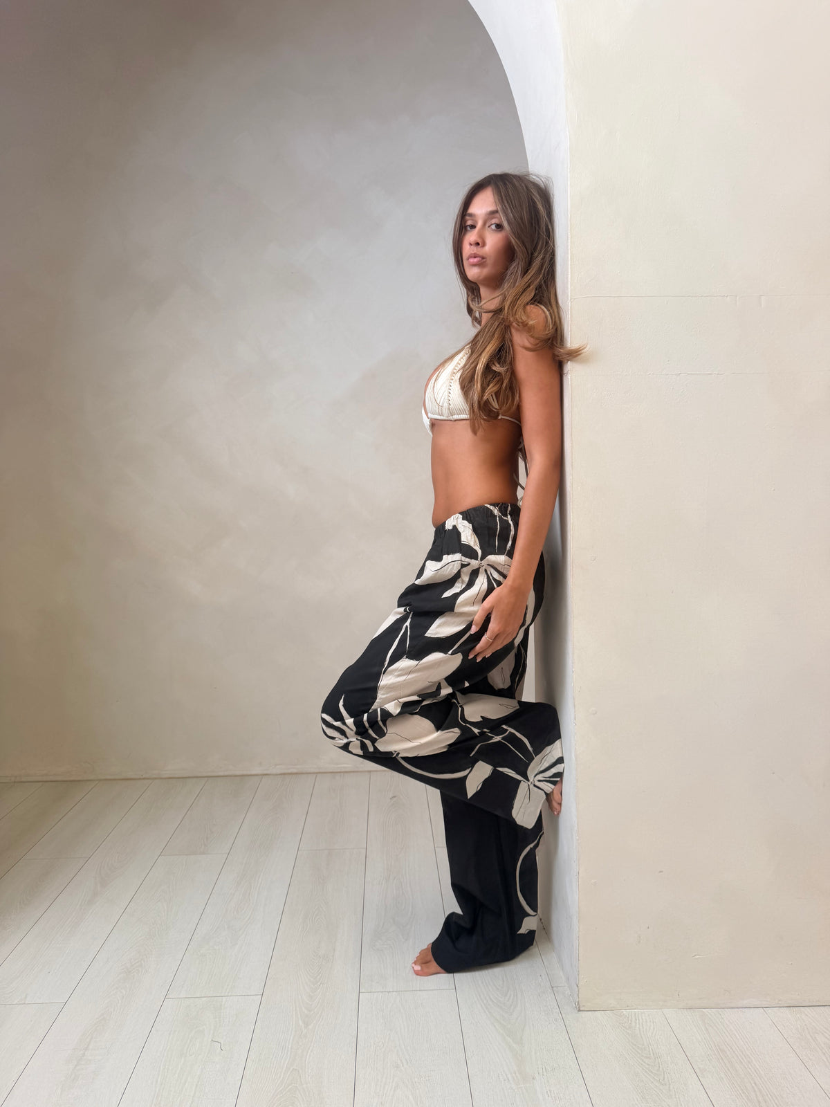 Raya Trousers - Dramatic Floral